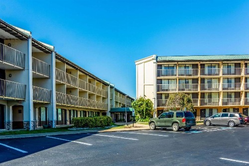 Quality Inn Central - image 11