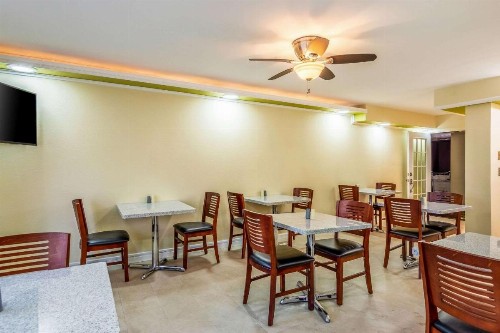 Quality Inn Central - image 2