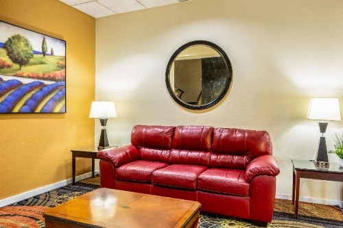 Quality Inn Central - image 22
