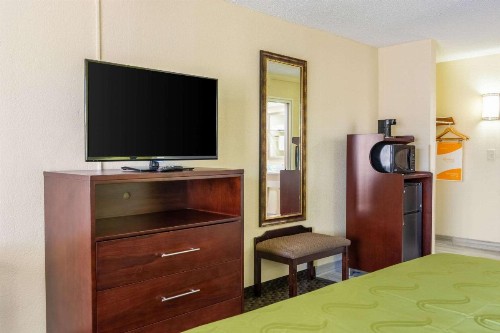 Quality Inn Central - image 34