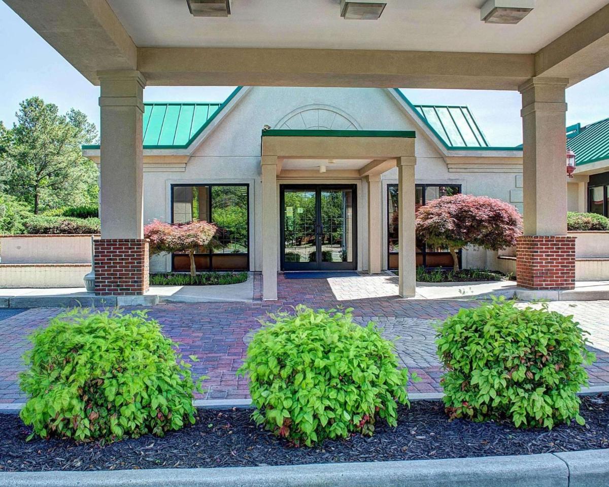 Quality Inn North - main image