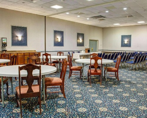 Quality Inn North - image 20