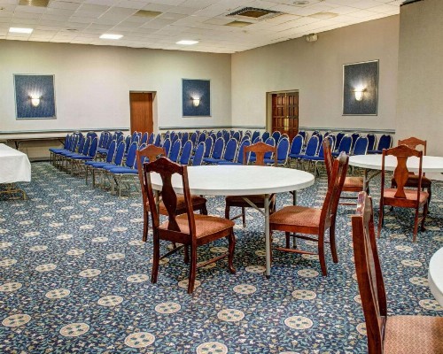 Quality Inn North - image 22