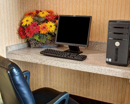 Quality Inn North - image 24