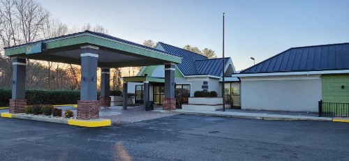 Quality Inn North - image 25