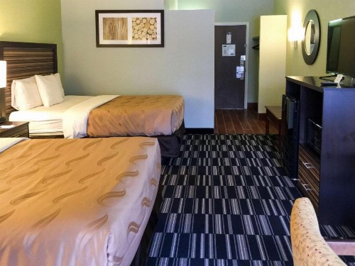 Quality Inn North - image 3