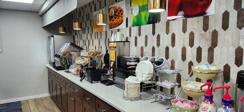 Quality Inn North - image 30