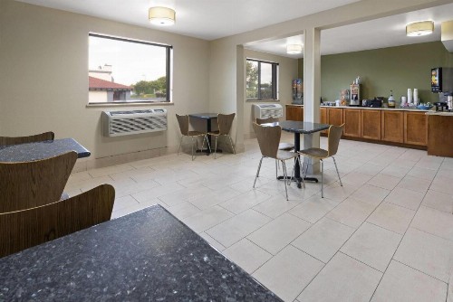 Super 8 by Wyndham Richmond Midlothian Turnpike - image 17