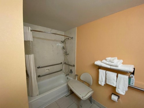 Super 8 by Wyndham Midlothian/Richmond Area - image 14