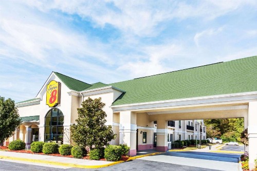 Super 8 by Wyndham Midlothian/Richmond Area - image 2