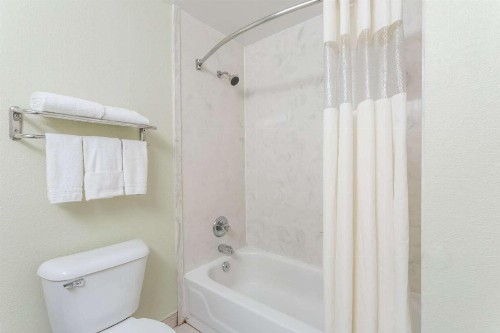 Super 8 by Wyndham Midlothian/Richmond Area - image 34