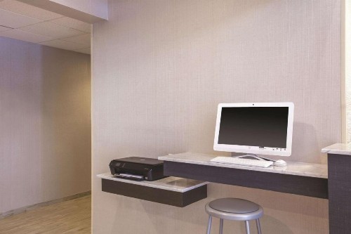 La Quinta Inn by Wyndham Richmond South - image 11