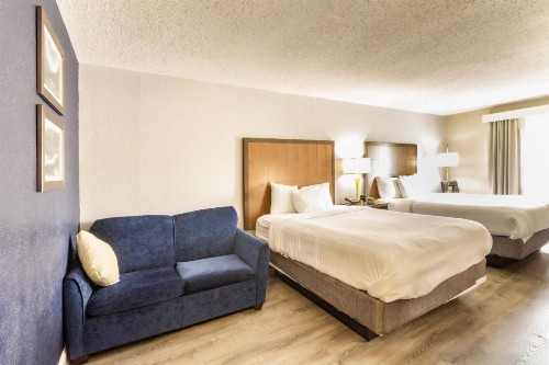 La Quinta Inn by Wyndham Richmond South - image 12