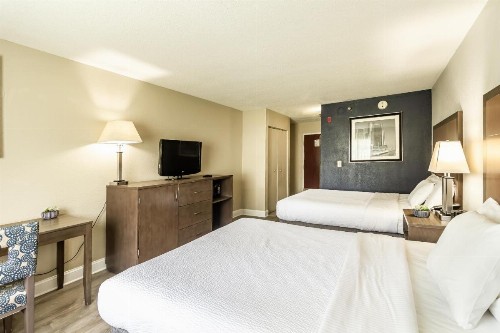 La Quinta Inn by Wyndham Richmond South - image 17