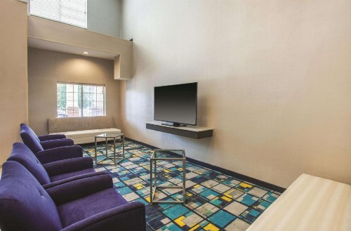 La Quinta Inn by Wyndham Richmond South - image 21