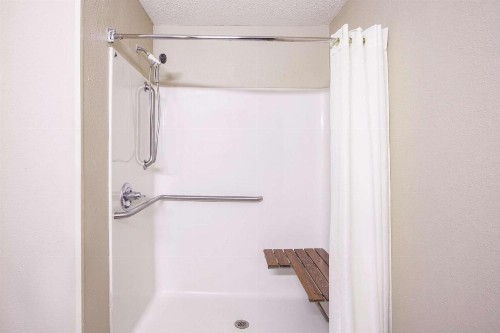 La Quinta Inn by Wyndham Richmond South - image 22