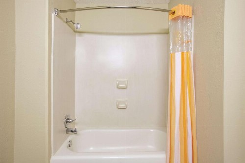 La Quinta Inn by Wyndham Richmond South - image 23