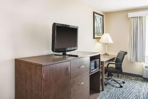 La Quinta Inn by Wyndham Richmond South - image 28