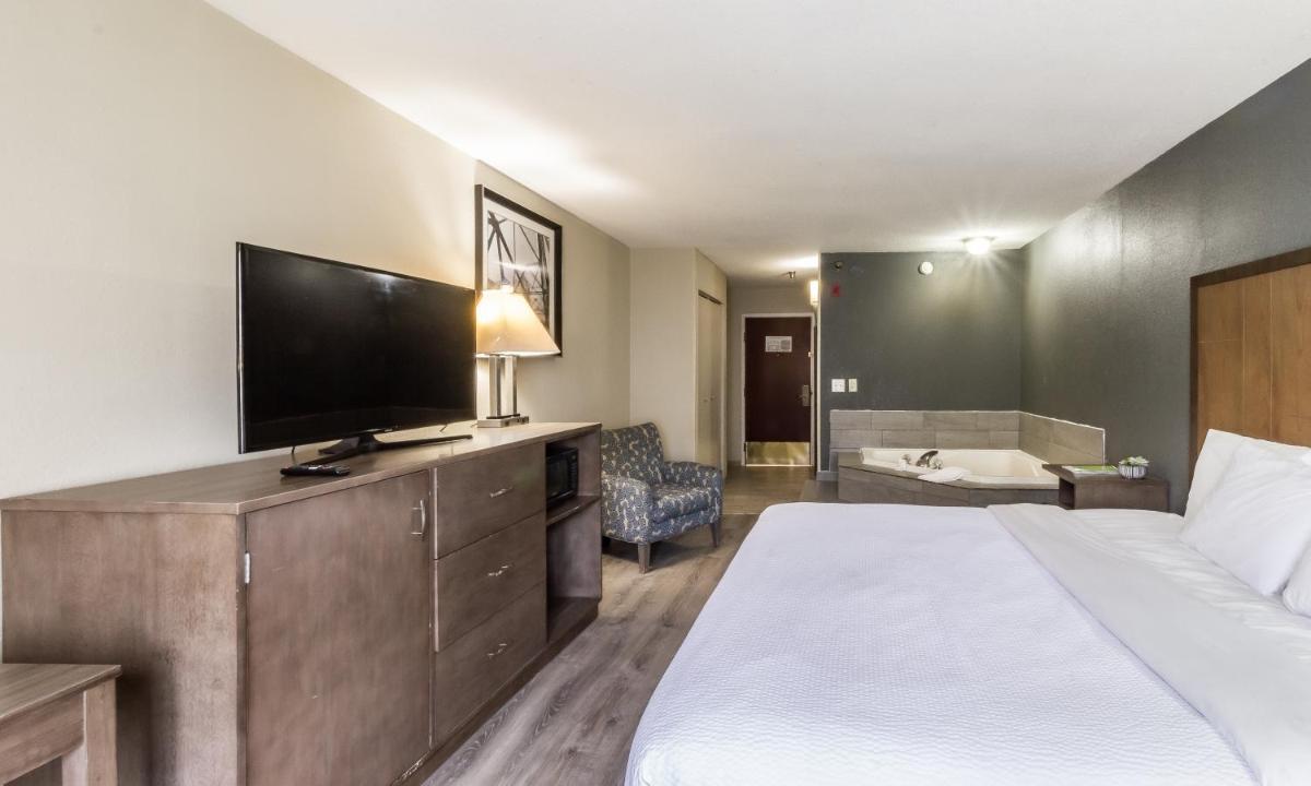 La Quinta Inn by Wyndham Richmond South - image 4
