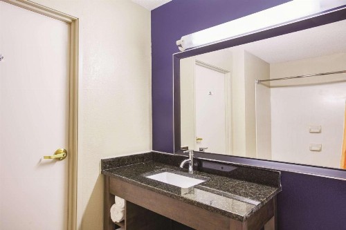 La Quinta Inn by Wyndham Richmond South - image 5