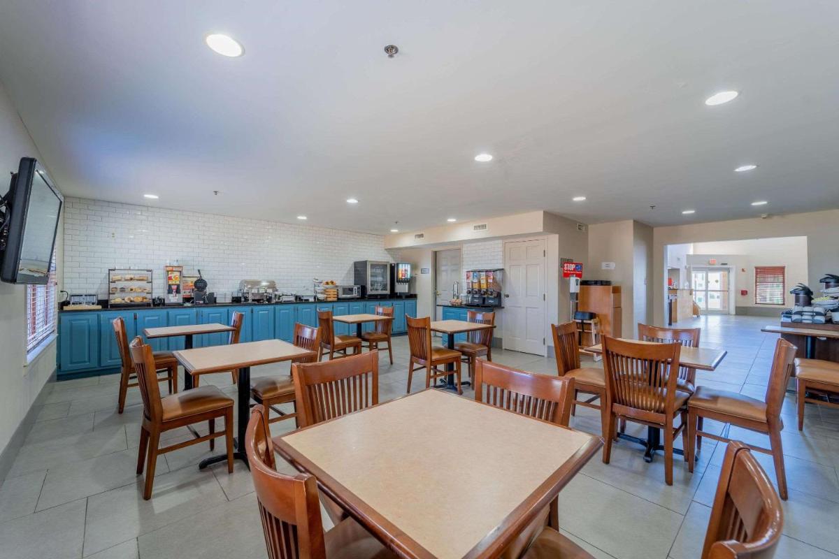 Country Inn & Suites by Radisson Richmond I-95 South VA - image 3