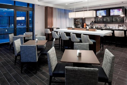 Courtyard by Marriott Richmond Downtown - image 14