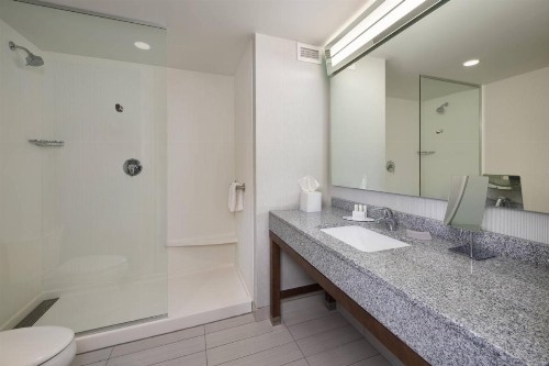 Courtyard by Marriott Richmond Downtown - image 19