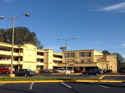 DIAMOND INN & SUITES - image 13