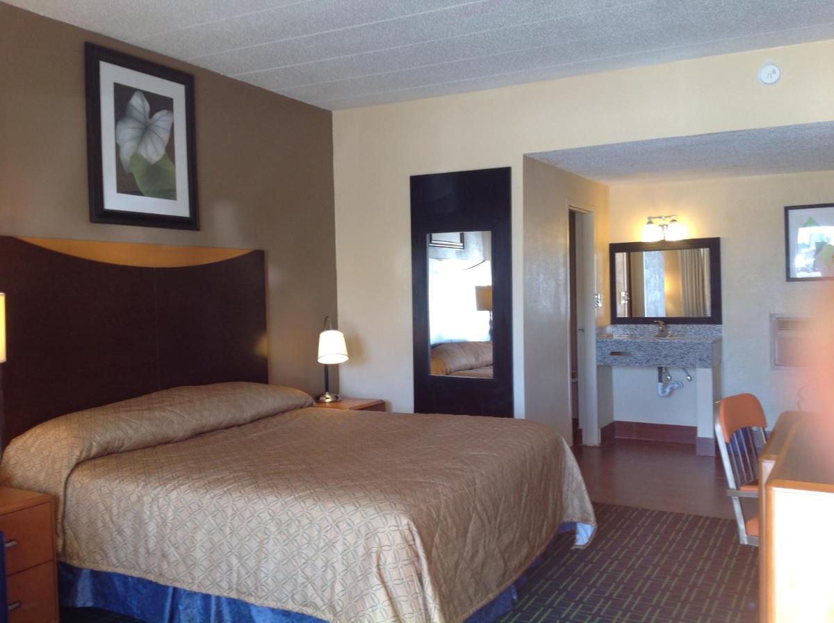 DIAMOND INN & SUITES - image 4
