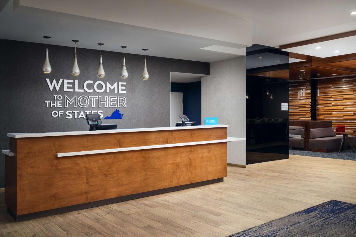 Hampton Inn & Suites - Richmond - Downtown VA - image 3