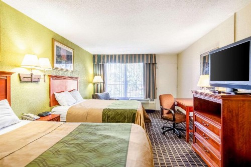 Rodeway Inn Central - image 8