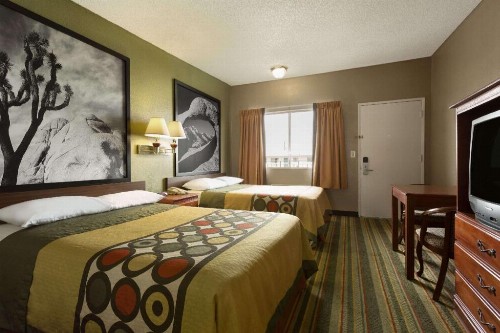 Super 8 by Wyndham Ridgecrest - image 22