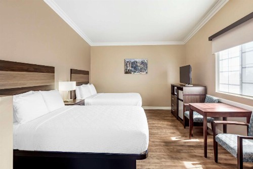 Best Western China Lake Inn - image 12