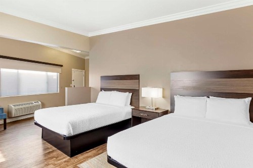 Best Western China Lake Inn - image 13