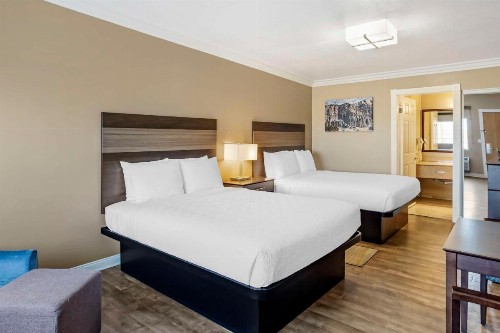 Best Western China Lake Inn - image 17