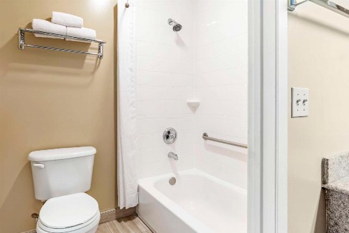 Best Western China Lake Inn - image 2