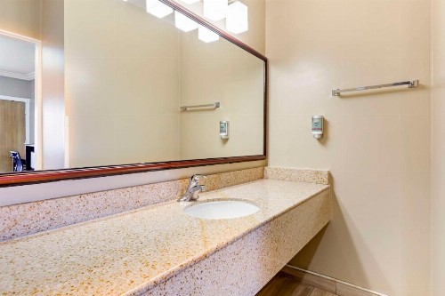 Best Western China Lake Inn - image 24