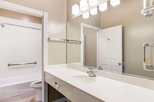 Best Western China Lake Inn - image 29