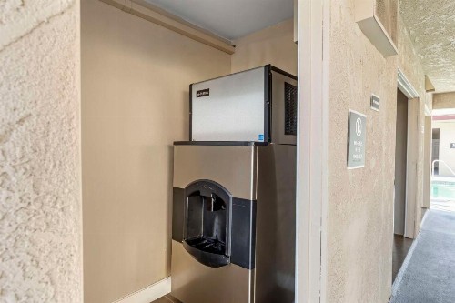 Best Western China Lake Inn - image 30