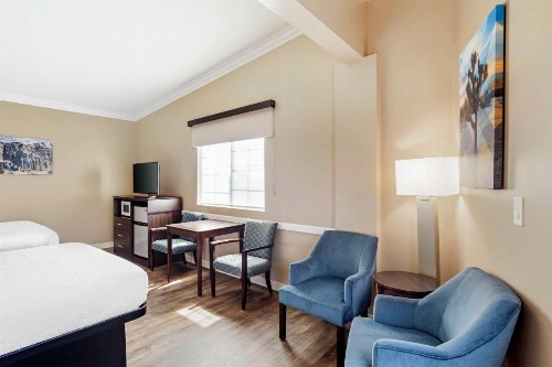 Best Western China Lake Inn - image 38