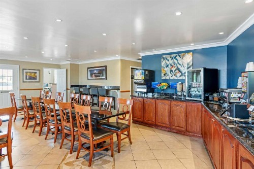Best Western China Lake Inn - image 40