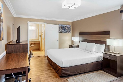 Best Western China Lake Inn - image 45