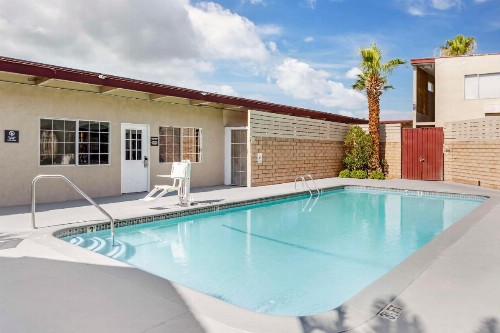 Best Western China Lake Inn - image 49