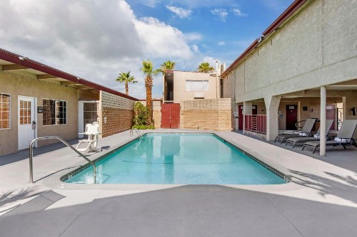 Best Western China Lake Inn - image 8