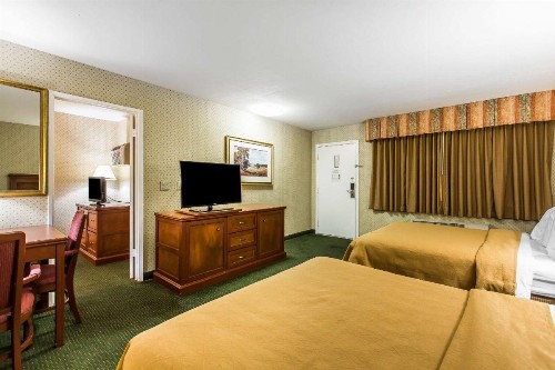 Quality Inn Near China Lake Naval Station - image 18