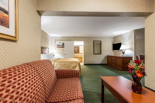 Quality Inn Near China Lake Naval Station - image 26