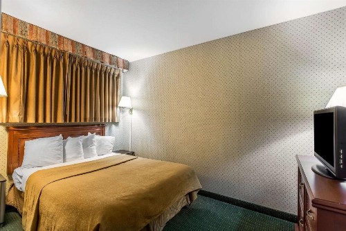 Quality Inn Near China Lake Naval Station - image 39