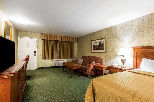 Quality Inn Near China Lake Naval Station - image 40