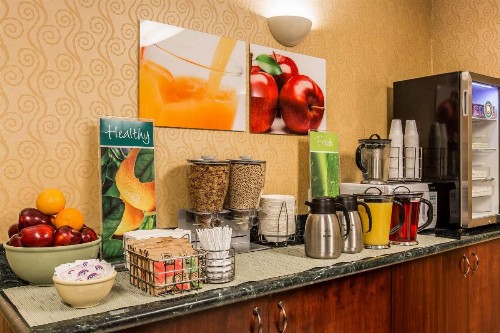 Quality Inn Near China Lake Naval Station - image 42