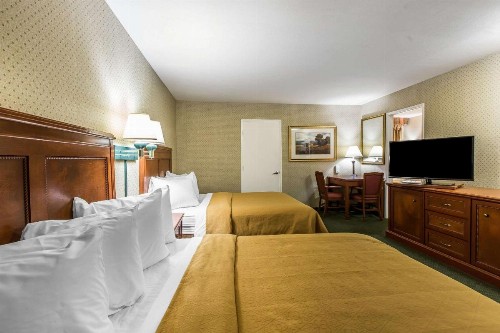 Quality Inn Near China Lake Naval Station - image 6
